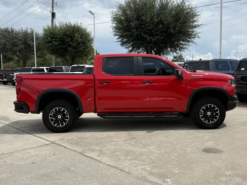 Used 2025 Chevrolet Silverado 1500 ZR2 w/ Technology Package AWD/4WD image 3