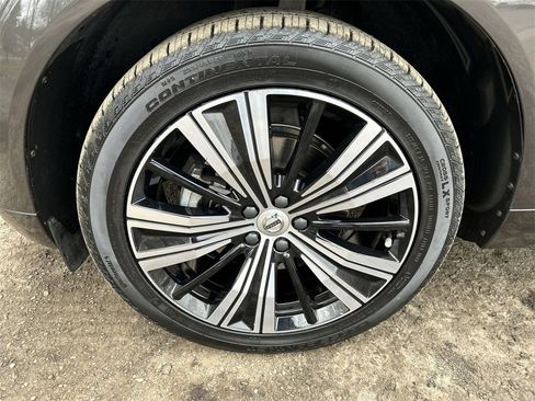 Certified 2022 Volvo XC60 B5 Inscription w/ Climate Package image 10