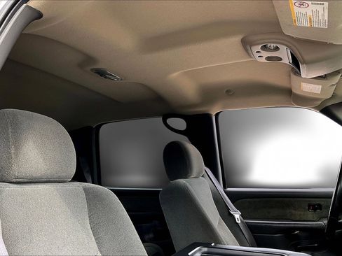 Used 2003 Chevrolet Silverado 2500 LS image 29