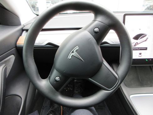 Used 2021 Tesla Model 3 Long Range image 30