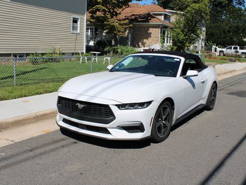Used 2024 Ford Mustang Premium RWD image 9