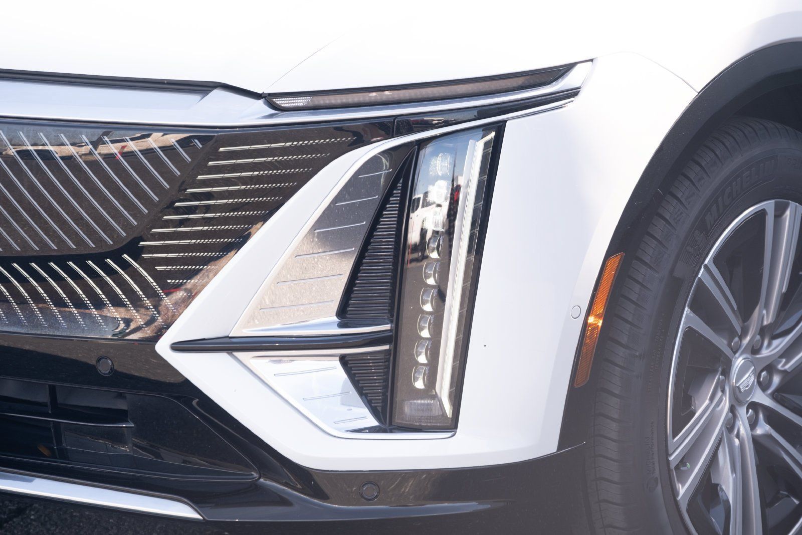 Used 2024 Cadillac Lyriq Luxury AWD/4WD image 22