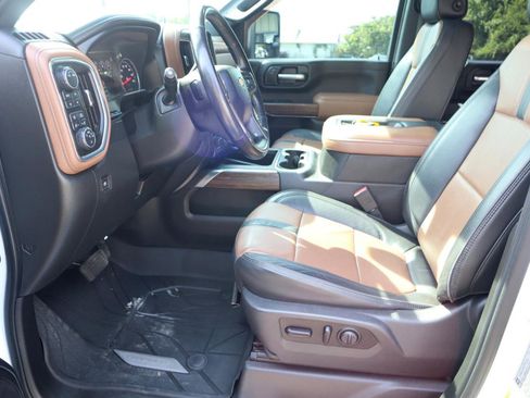 Used 2020 Chevrolet Silverado 3500 High Country w/ LPO, Hitch Package AWD/4WD image 15