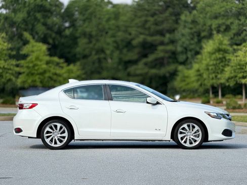 Used 2017 Acura ILX FWD image 11