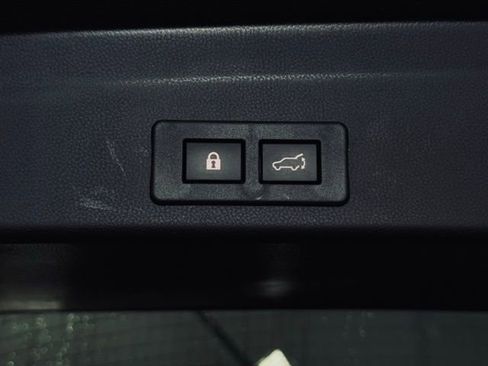 Used 2024 Subaru Ascent Premium w/ Convenience Package image 11