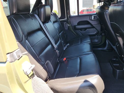 Used 2021 Jeep Wrangler Unlimited Sahara AWD/4WD image 30