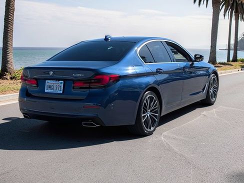 Used 2023 BMW 530e w/ Premium Package RWD image 5