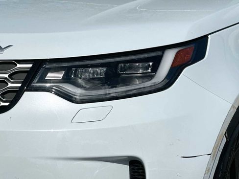 Used 2023 Land Rover Discovery S image 16