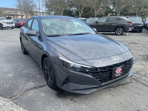 Certified 2023 Hyundai Elantra SEL FWD image 3