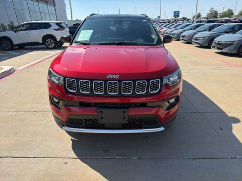 Used 2025 Jeep Compass Limited AWD/4WD image 8