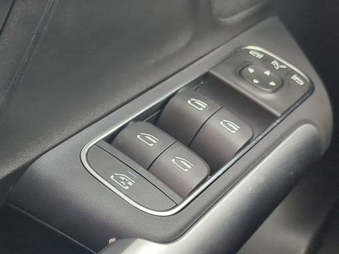 Certified 2024 Mercedes-Benz GLA 250 4MATIC image 11