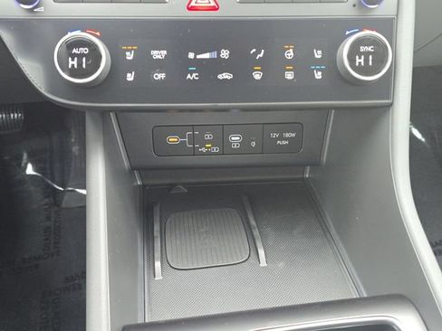 New 2025 Hyundai Sonata Limited FWD image 18