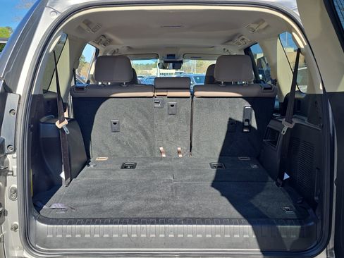 Used 2021 Lexus GX 460 Premium w/ Premium Package image 13