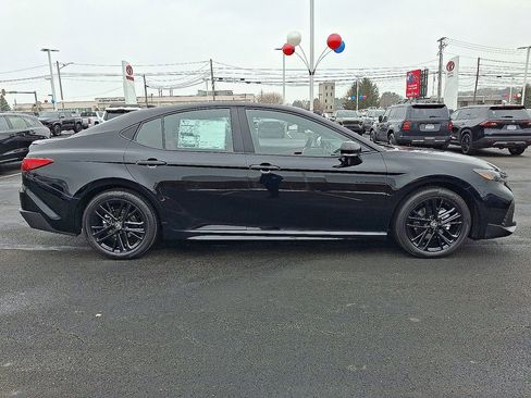 New 2026 Toyota Camry SE w/ Convenience Package FWD image 8