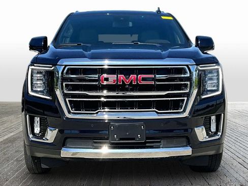 Used 2024 GMC Yukon SLT w/ SLT Premium Package AWD/4WD image 2