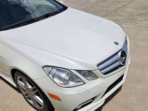 Used 2010 Mercedes-Benz E 550 Coupe image 22