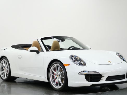Used 2015 Porsche 911 Carrera S RWD image 3