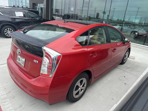 Used 2012 Toyota Prius Three w/ Solar Roof Pkg FWD image 10