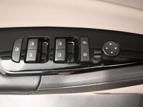 Used 2024 Kia Sportage EX FWD image 11