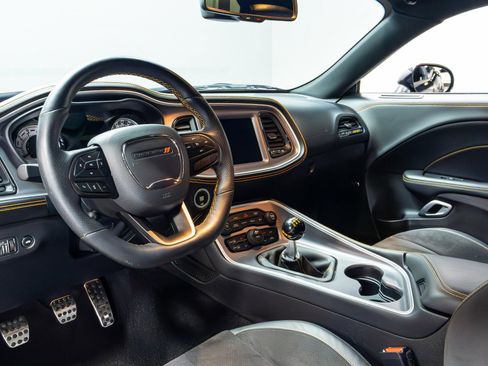 Used 2022 Dodge Challenger R/T Scat Pack RWD image 10