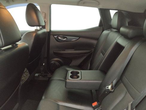 Used 2019 Nissan Rogue Sport SL w/ Premium Package FWD image 18