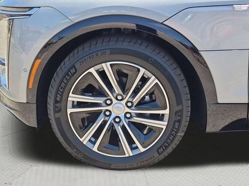 New 2026 Cadillac Lyriq Luxury AWD/4WD image 31