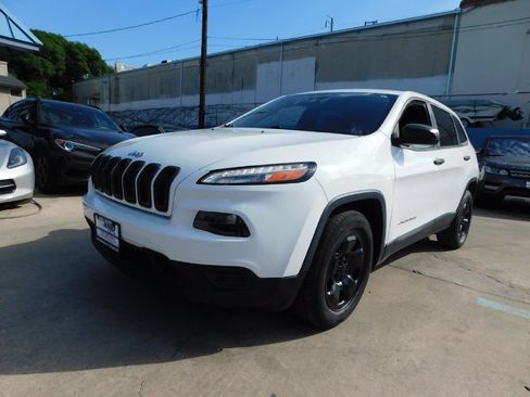 Used 2017 Jeep Cherokee Sport w/ Cold Weather Group FWD image 1