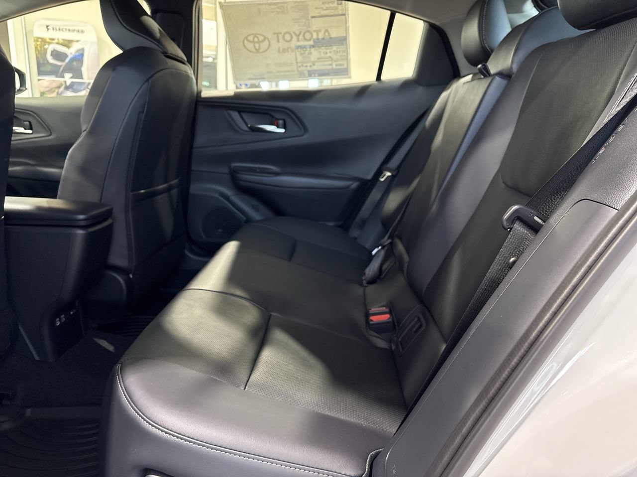 New 2027 Toyota Prius Plug-In Hybrid FWD image 23