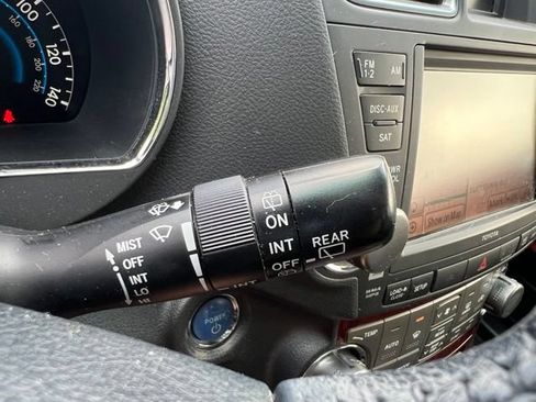 Used 2012 Toyota Highlander Limited AWD/4WD image 22