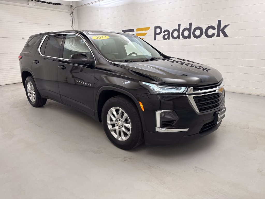 Used 2023 Chevrolet Traverse LS FWD image 9