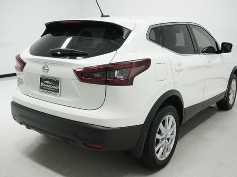 Used 2022 Nissan Rogue Sport S FWD image 4