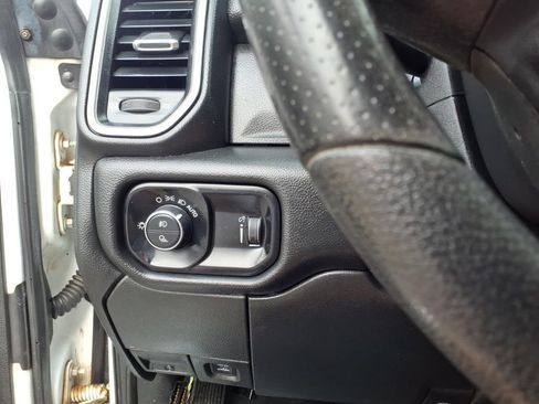 Used 2022 RAM 2500 Tradesman w/ Chrome Appearance Group AWD/4WD image 16
