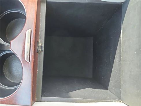 Used 2011 Toyota Sienna XLE w/ XLE Navigation Pkg image 15