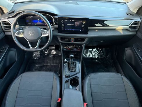 Used 2025 Volkswagen Taos SE image 16