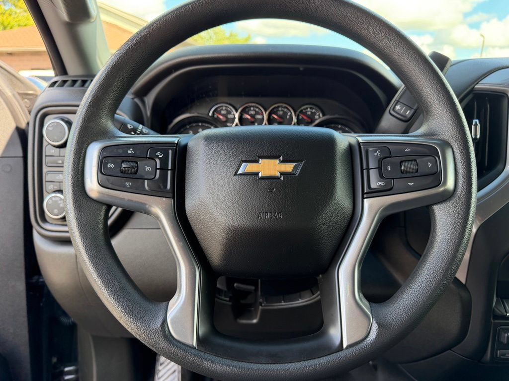 Used 2022 Chevrolet Silverado 2500 Custom w/ Custom Convenience Package AWD/4WD image 13