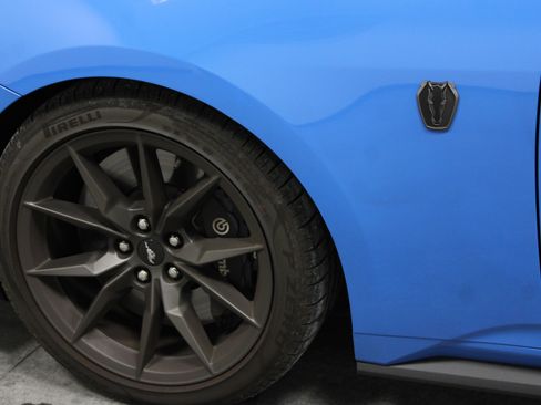 Used 2025 Ford Mustang Dark Horse image 10