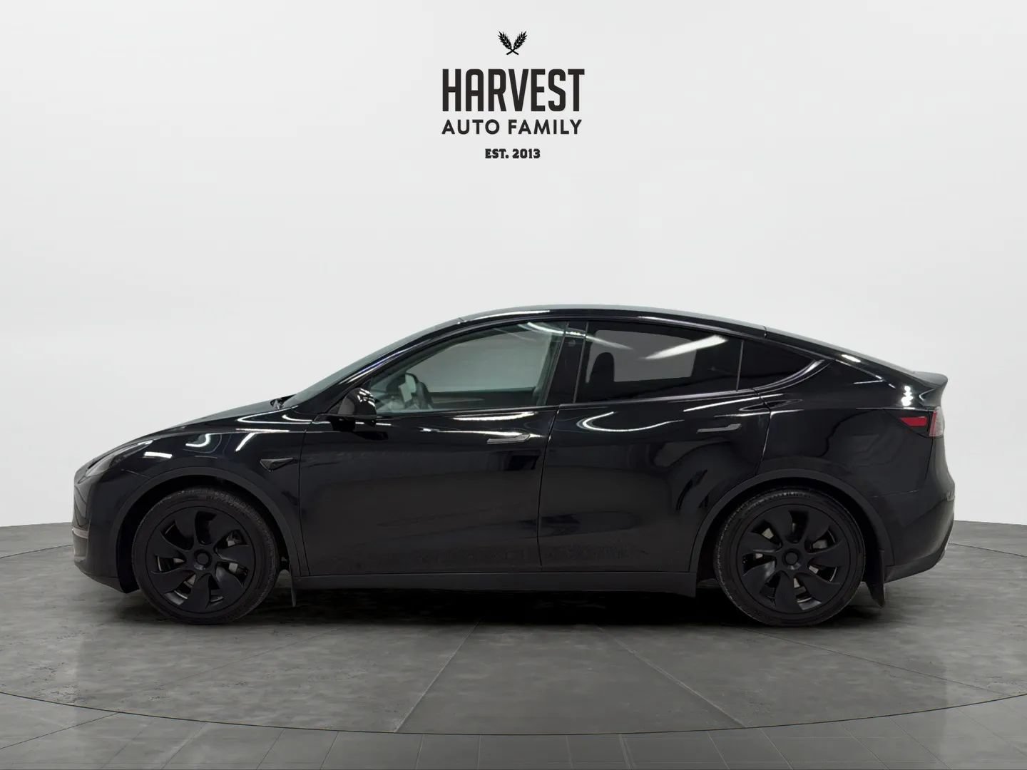 Used 2023 Tesla Model Y Long Range AWD/4WD image 3