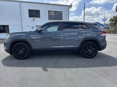 Used 2024 Volkswagen Atlas Cross Sport SE image 3