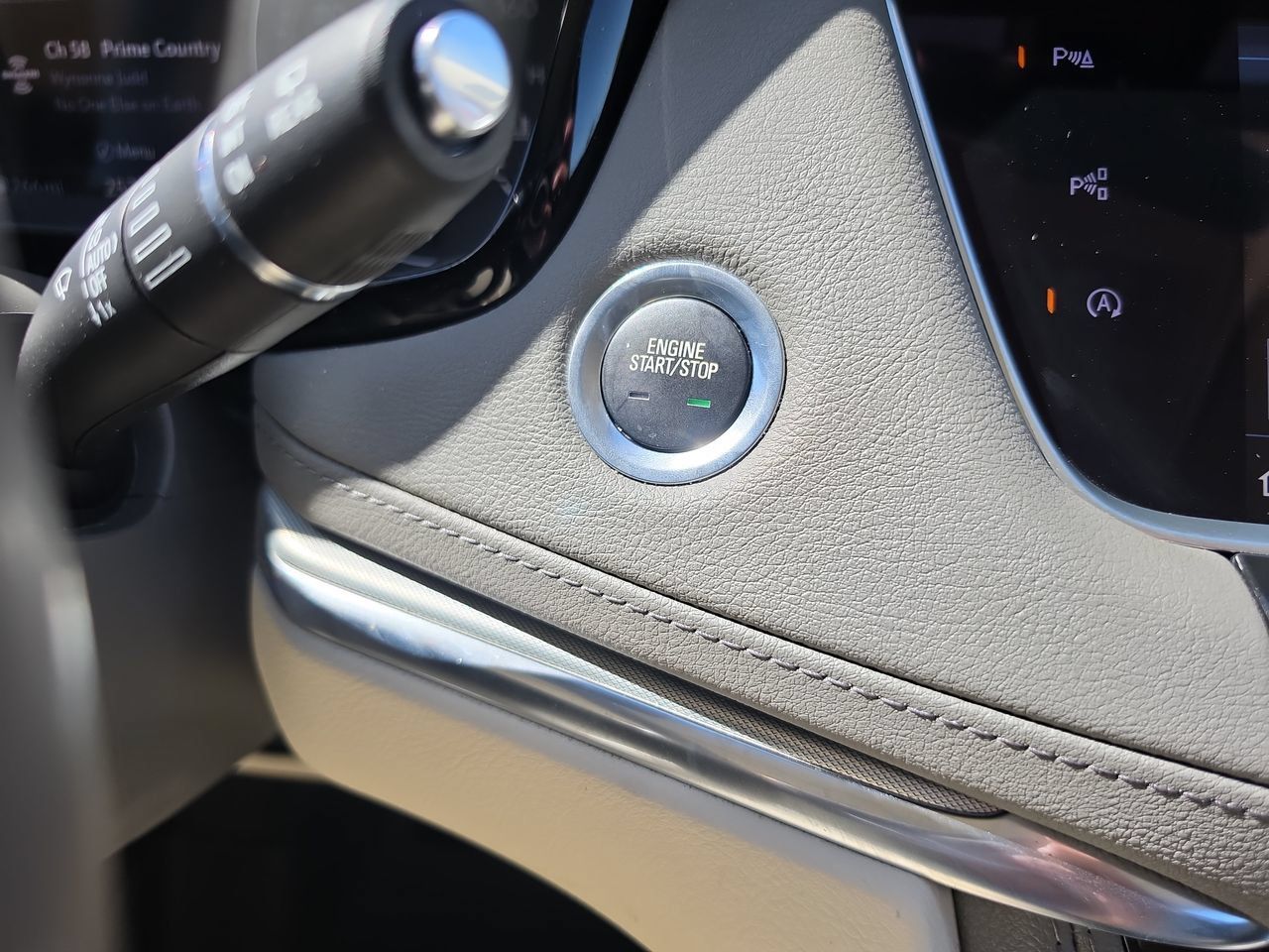 Used 2024 Cadillac XT5 Premium Luxury w/ Technology Package AWD/4WD image 17