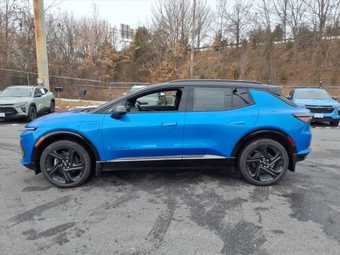 New 2026 Chevrolet Equinox EV RS image 6