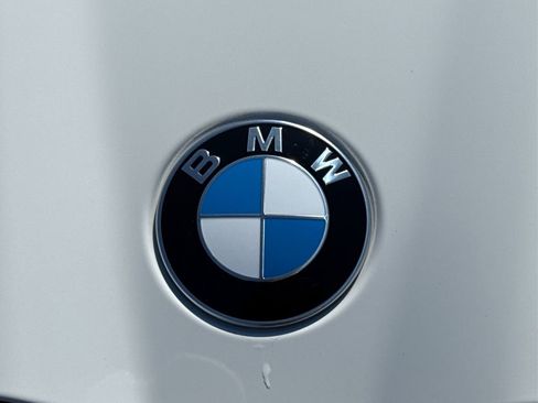 Used 2025 BMW 530i xDrive 530i xDrive w/ Premium Package image 18