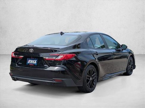 Used 2025 Toyota Camry SE FWD image 5