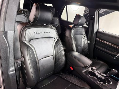 Used 2017 Ford Explorer Platinum image 27