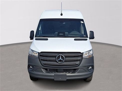 Used 2025 Mercedes-Benz Sprinter 2500 image 2