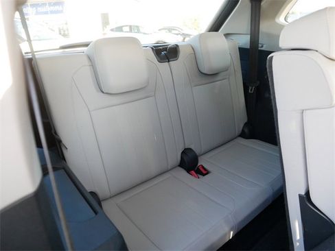 Certified 2022 Volkswagen Tiguan SE image 20