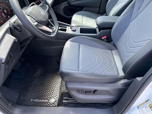 New 2026 Volkswagen Tiguan SE AWD/4WD image 11