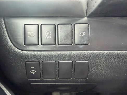 Used 2017 Toyota Highlander XLE w/ Carpet Mat Package AWD/4WD image 17