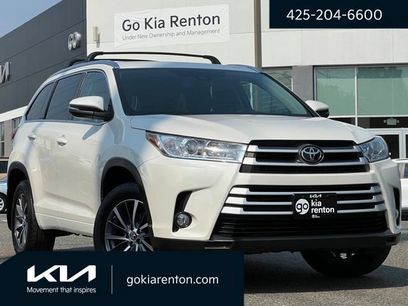 Used 2017 Toyota Highlander XLE w/ Carpet Mat Package