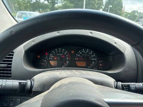 Used 2008 Nissan Frontier SE w/ SE Value Truck Pkg AWD/4WD image 11