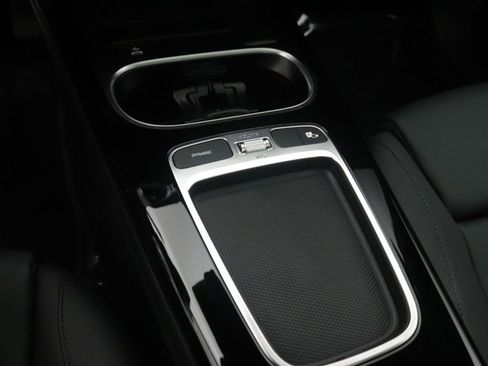 New 2026 Mercedes-Benz GLB 250 image 7